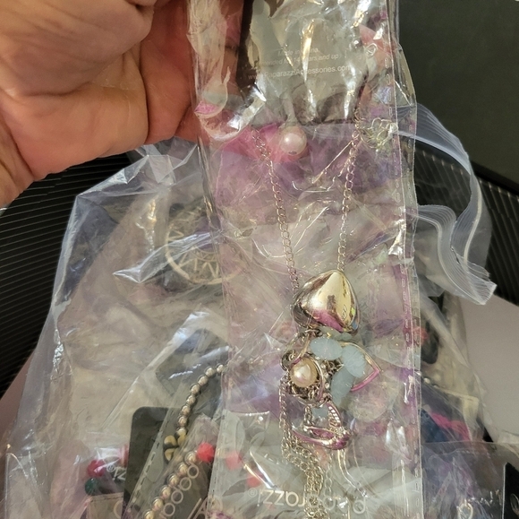 New Paparazzi Box Of Jewerly 23 Necklaces,earrings 5,braclets 2. Kids 18 Pcs - Picture 6 of 14